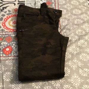 Skinny pants
